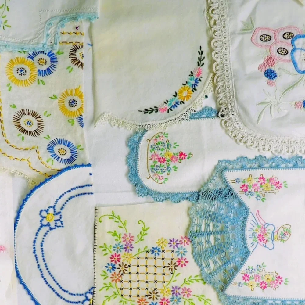 Vintage Embroidered Linens & Lace Mystery Grab Bag 🌸 Large Box 🍄 14-20 Pieces